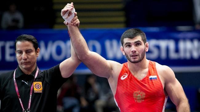 Спортсмены ЦСКА Артур Найфонов и Милана Дадашева – серебряные призеры молодежного чемпионата мира по спортивной борьбе