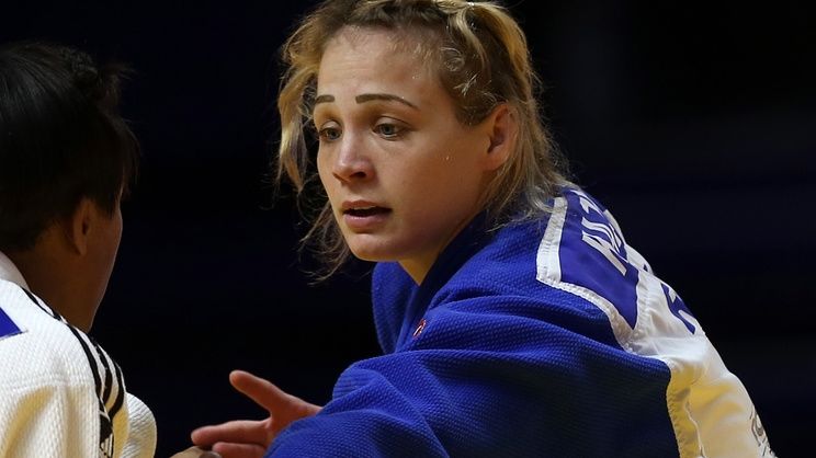 Армейцы завоевали пять золотых медалей на ЧР-2017 по самбо