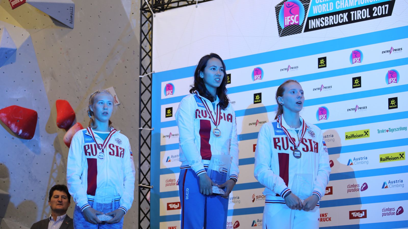 Младший сержант Дарья Кан выиграла «золото» на первенстве мира по скалолазанию