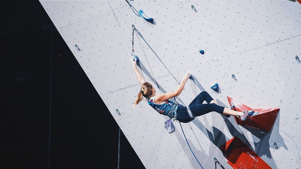 Армейские скалолазы Елена Красовская и Луиза Емельева примут участие в III летних юношеских Олимпийских играх