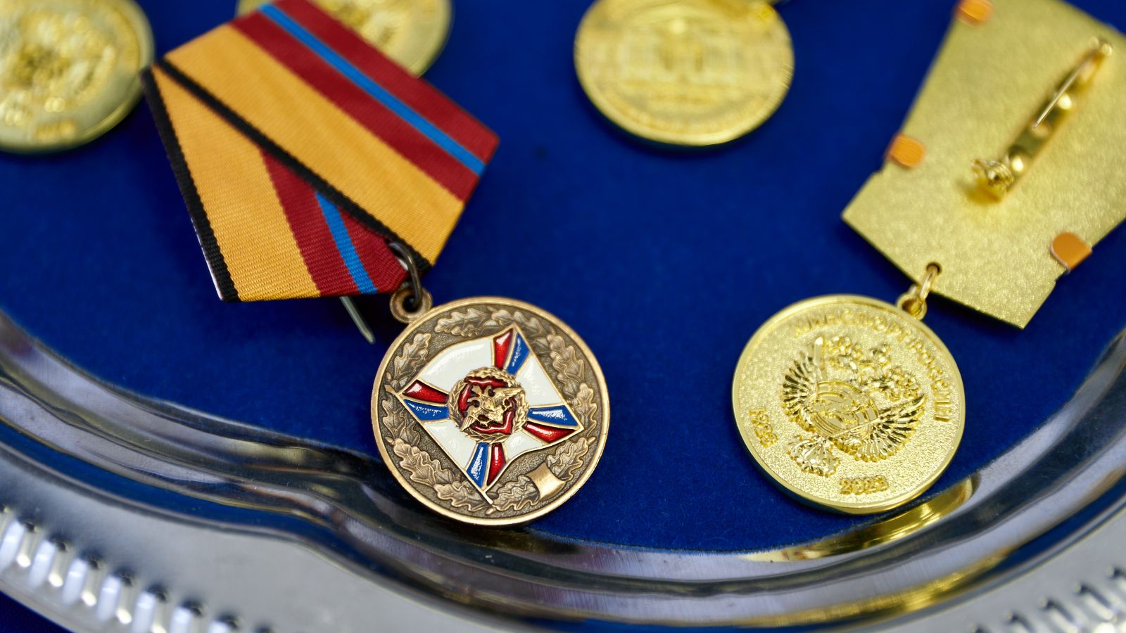 11 СОТРУДНИКАМ ЦСКА ВРУЧИЛИ ВЕДОМСТВЕННЫЕ НАГРАДЫ