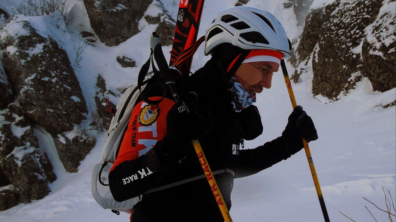 Армеец Евгений Марков победил в вертикальной гонке на I этапе Кубка России по ски-альпинизму