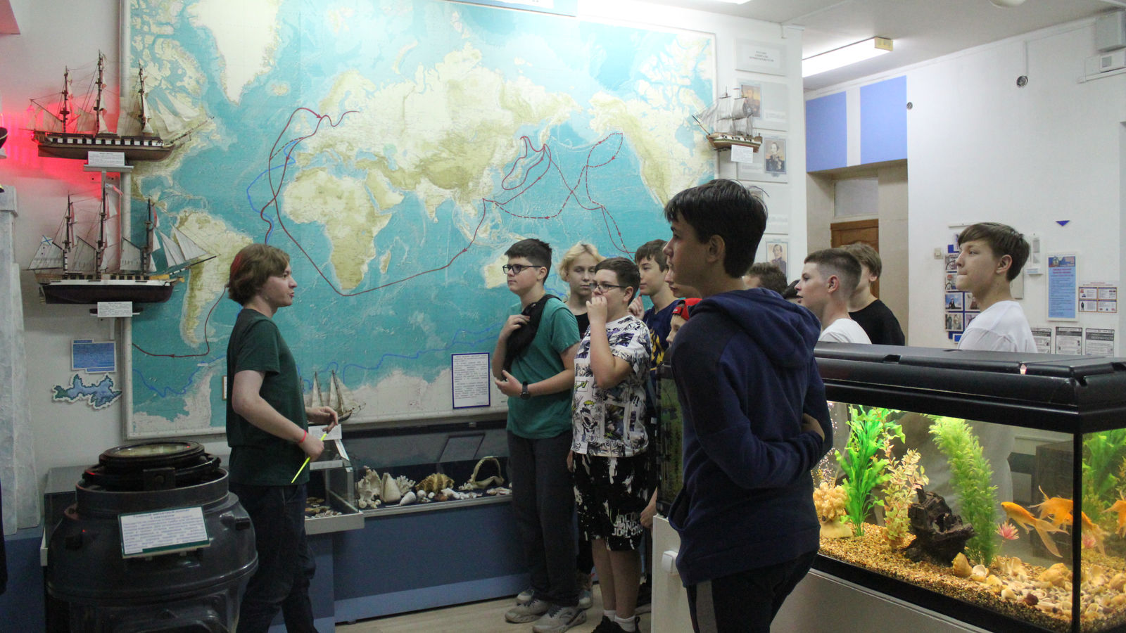 Московские армейские волейболисты посетили морской музей в Смоленске