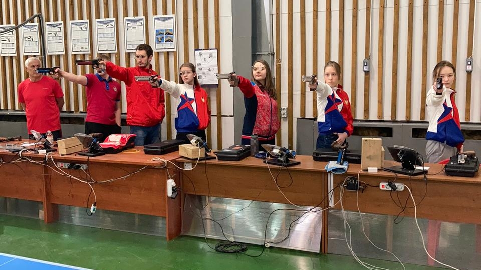 Директор СШОР ЦСКА по стрелковым видам спорта Владимир Бедратый: «Тот факт что пандемия идет но ребята все равно тренируются уже окрыляет»