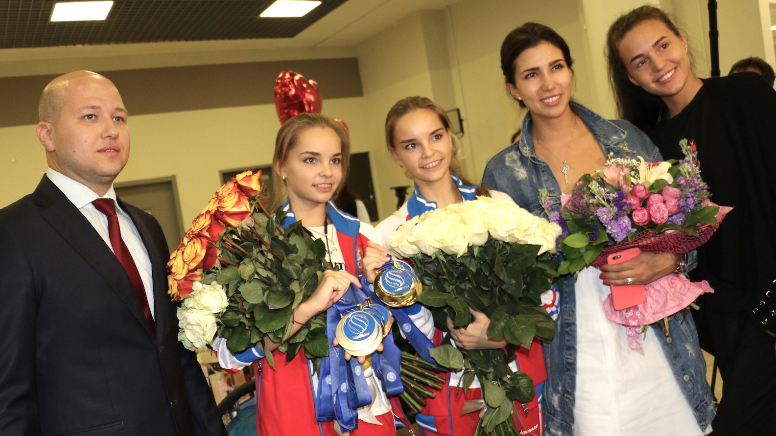 Арина и Дина Аверины: Итальянская публика подпевала во время наших программ с мячом