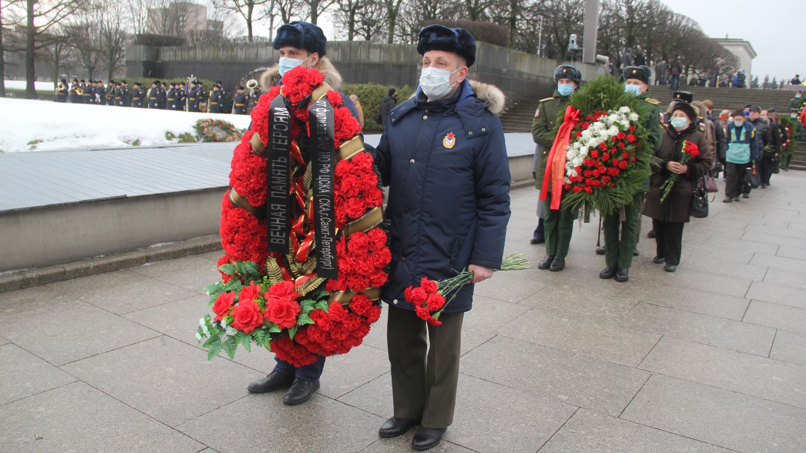 Представители филиала ЦСКА г. Санкт-Петербург почтили память героических защитников на Пискаревском мемориальном кладбище