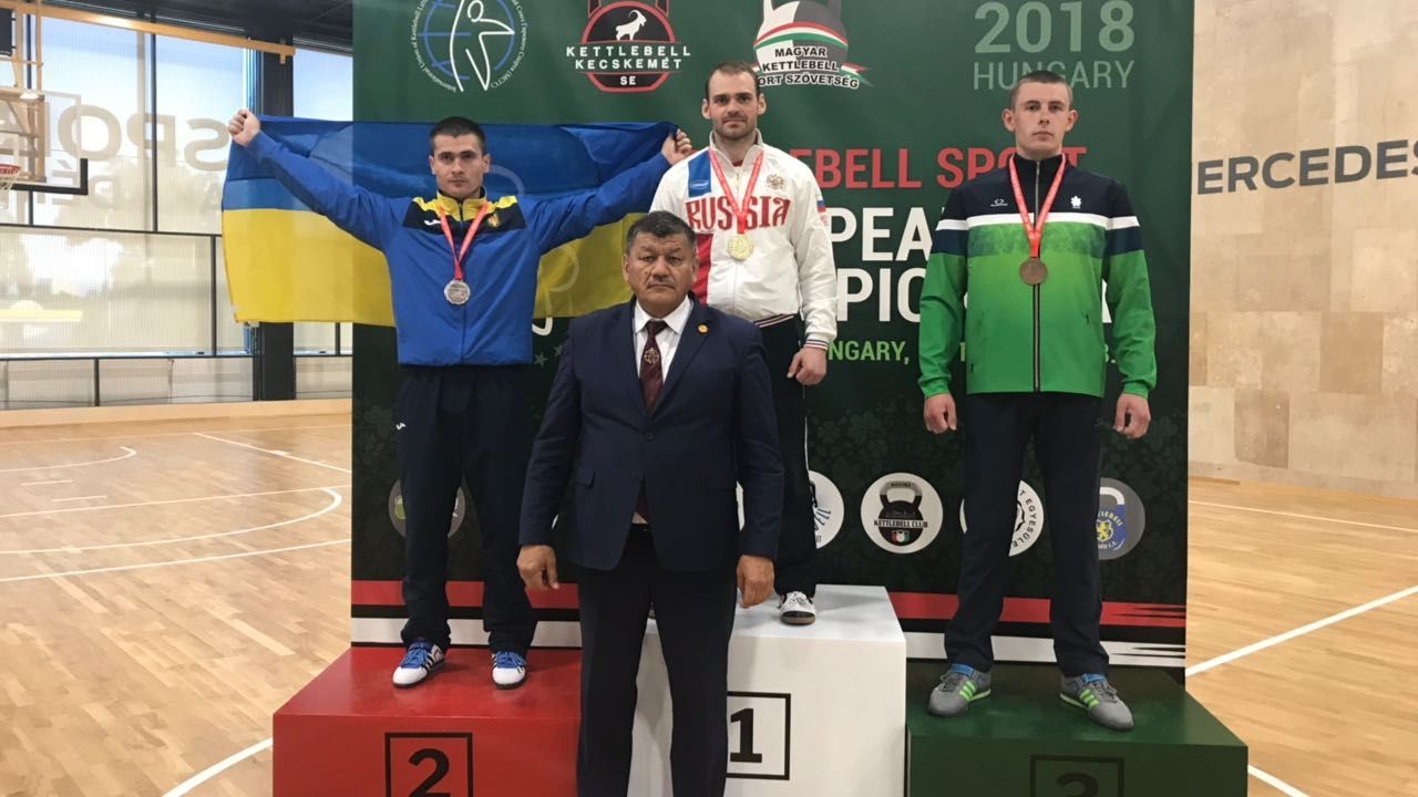 Армейский гиревик Александр Хвостов завоевал золото на чемпионате Европы