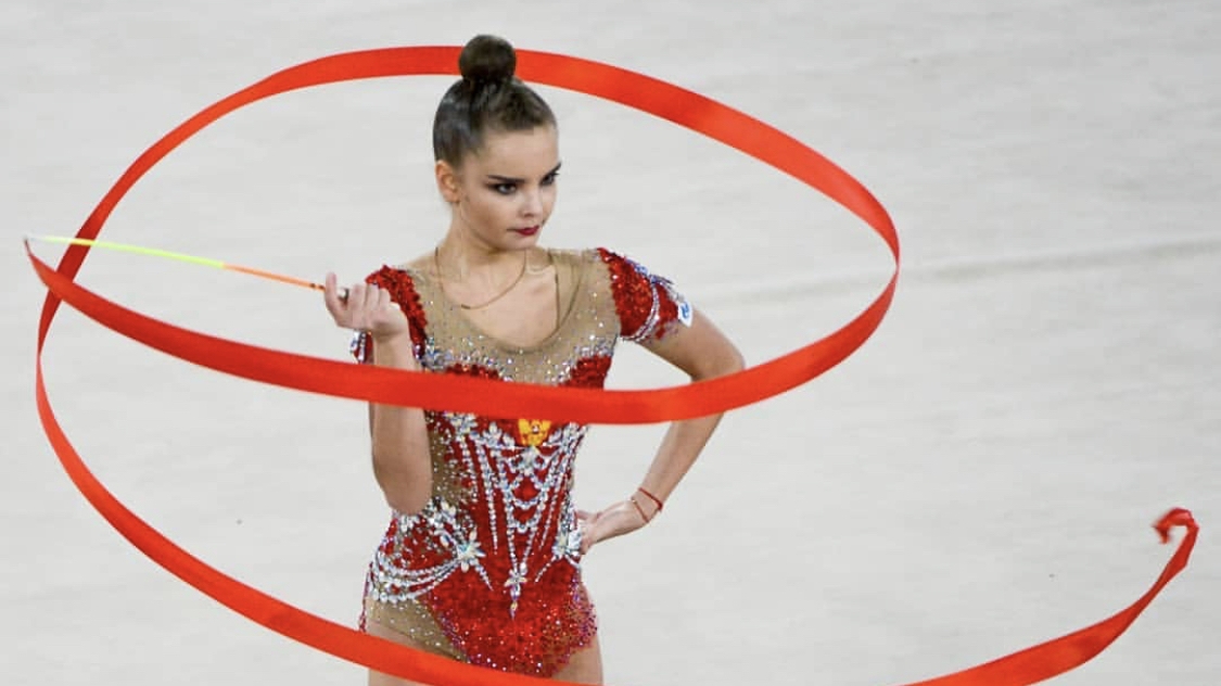 Спортсменки ЦСКА Дина и Арина Аверины завоевали пять золотых наград на третьем международном Online-турнире по художественной гимнастике