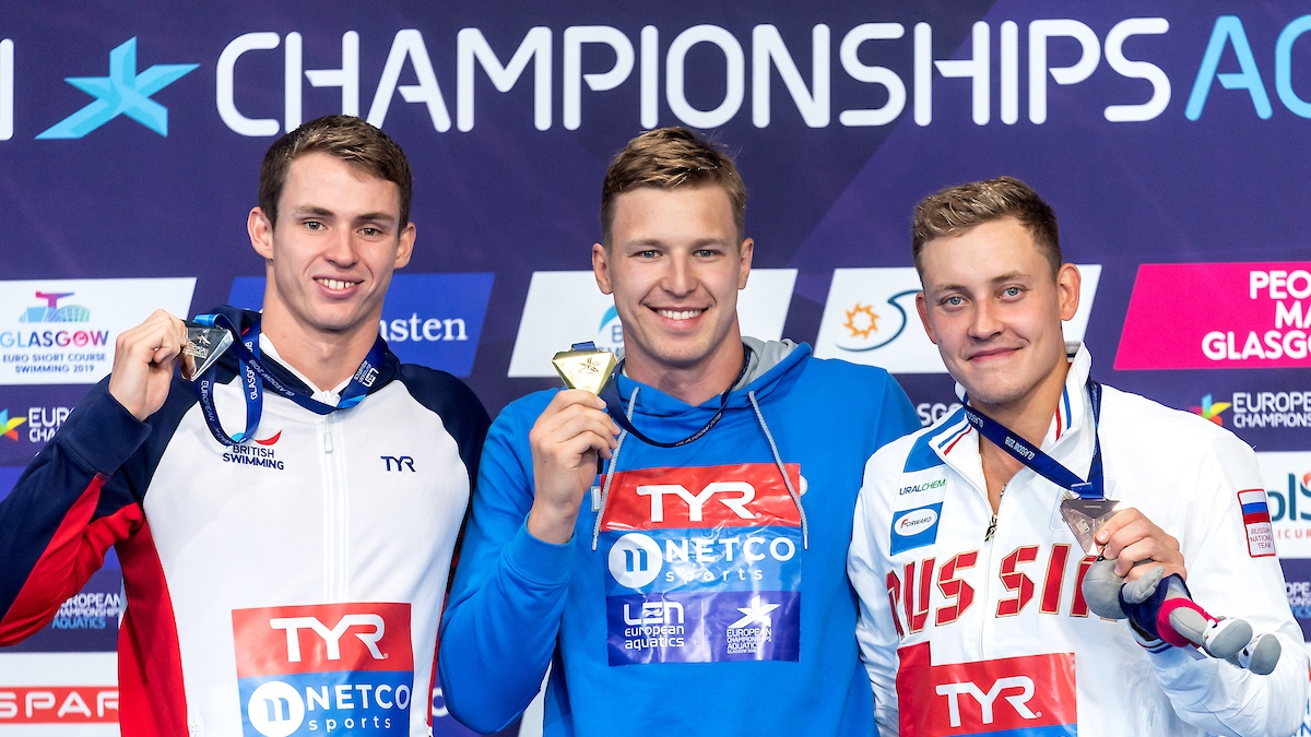 Армеец Олег Костин выиграл «бронзу» чемпионата Европы по плаванию на 50м баттерфляем с рекордом России