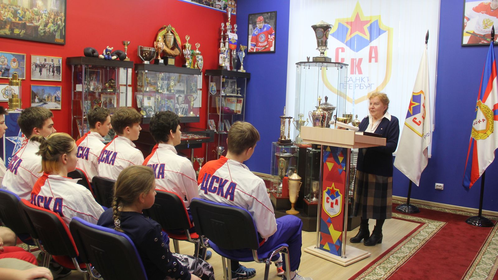 Ветеран санкт-петербургского филиала ЦСКА Лидия Рафаиловна Приходько рассказала о «пути чемпионов» воспитанникам СШ (ОРК) ЦСКА г. Санкт-Петербург