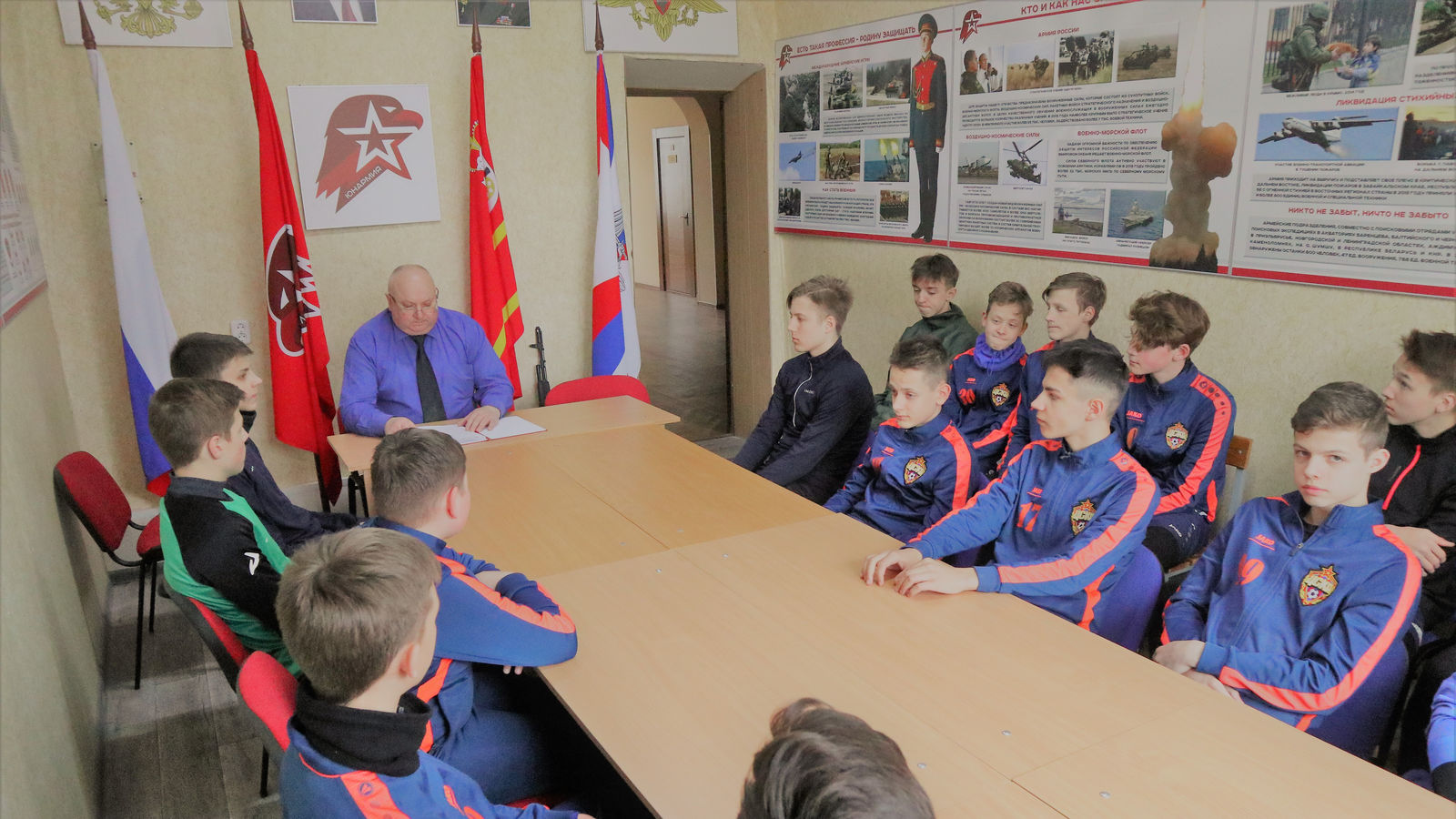 Яркий пример мужества и героизма. Юным смоленским армейцам рассказали о подвиге князя Александра Невского