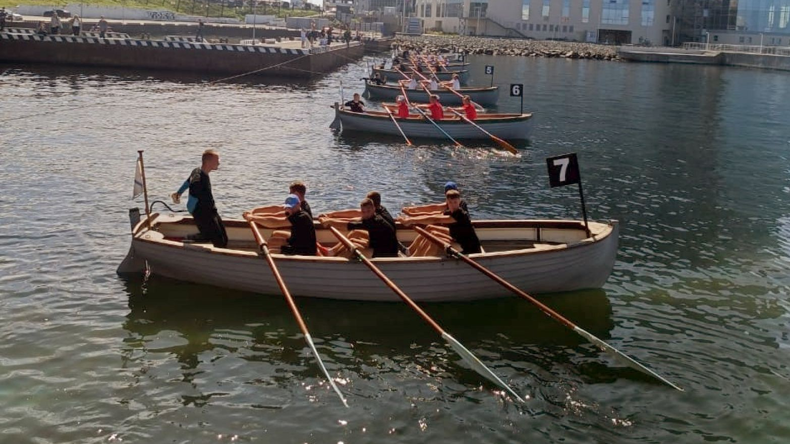 ОТКРЫЛИ ЧЕМПИОНАТЫ ВООРУЖЕННЫХ СИЛ ПО ГРЕБНО-ПАРУСНЫМ ВИДАМ СПОРТА