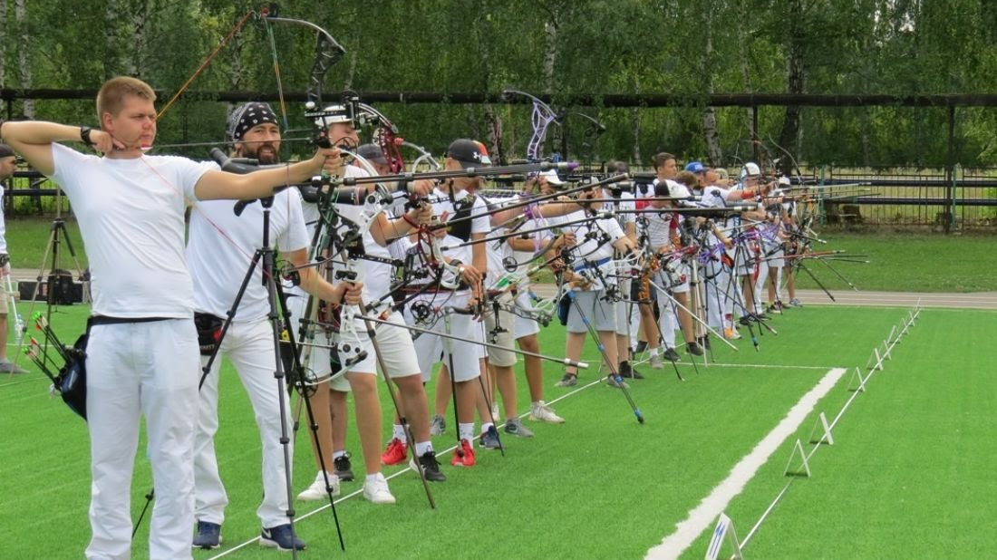 В бронзовое «яблочко». Евгений Колесников (спортрота ЦСКА г. Самара) стал третьим на чемпионате ПФО по стрельбе из лука