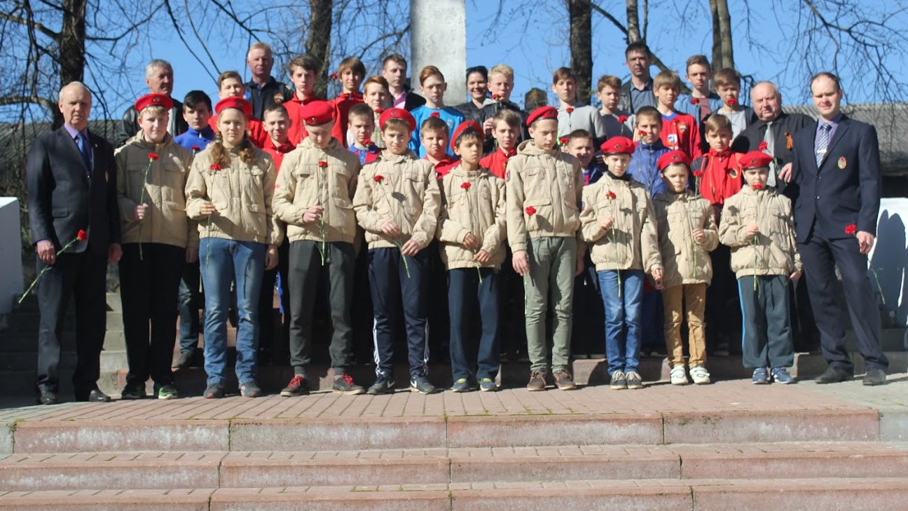 Воспитанники спортивной школы ЦСКА/Смоленск почтили память жертв Великой Отечественной войны