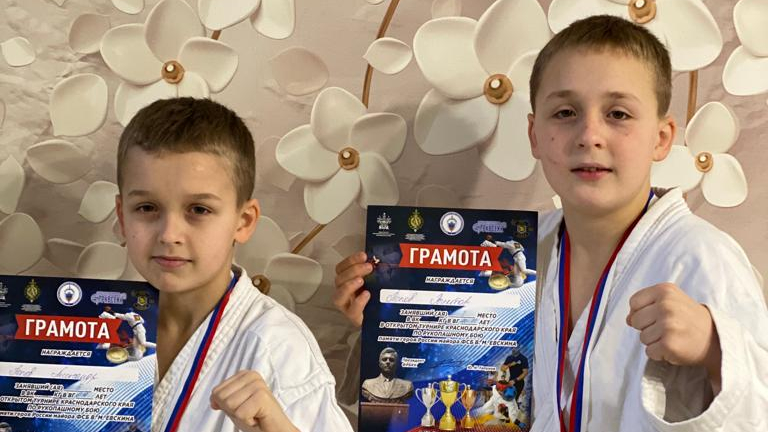 Бойцы спортшколы ЦСКА г. Геленджик результативно выступили на краевых соревнованиях по рукопашному бою в Краснодаре
