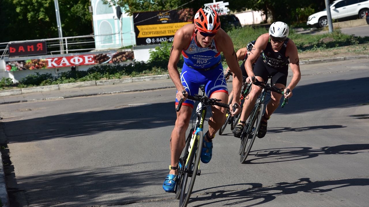 Армейские спортсмены выиграли 5 наград на чемпионате России по триатлону в спринтерской дистанции и эстафете