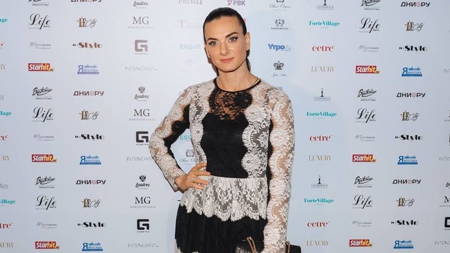 Майор ЦСКА Елена Исинбаева названа «Общественным деятелем года» по версии CHARMOUS