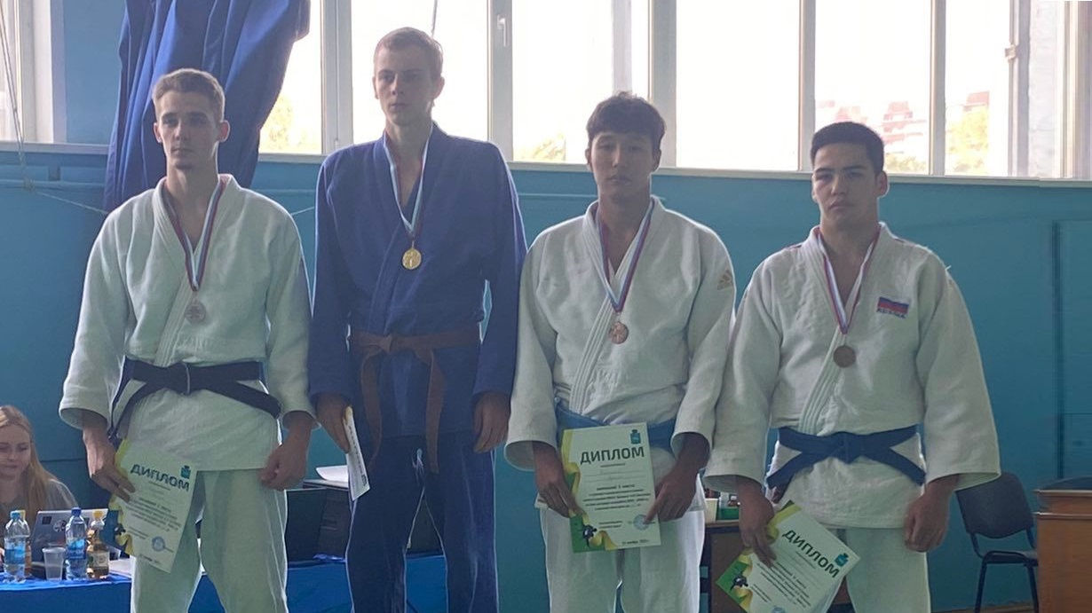 Воспитанник самарской спортшколы ЦСКА выиграл «бронзу» в турнире городского округа Самары по дзюдо среди юниоров