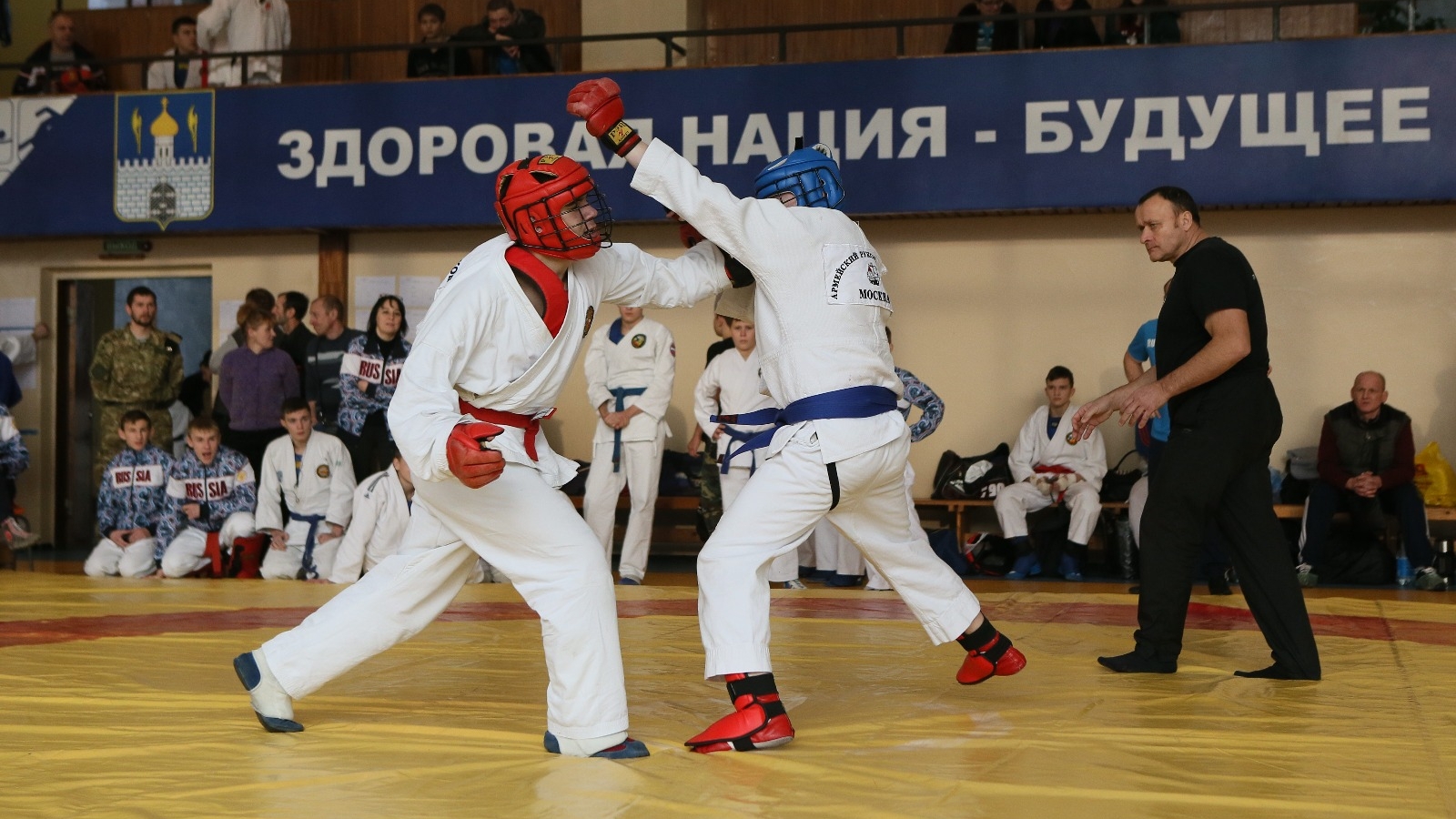 Около 100 спортсменов участвуют во Всероссийском турнире по армейскому рукопашному бою памяти Виктора Афонченко