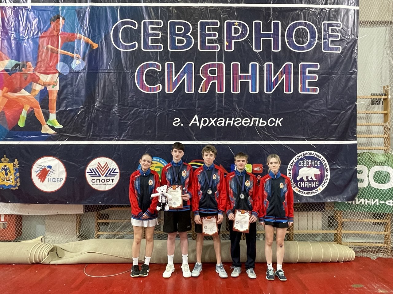 Спортсмены ЦСКА успешно выступили на всероссийских юниорских и юношеских соревнованиях по бадминтону 