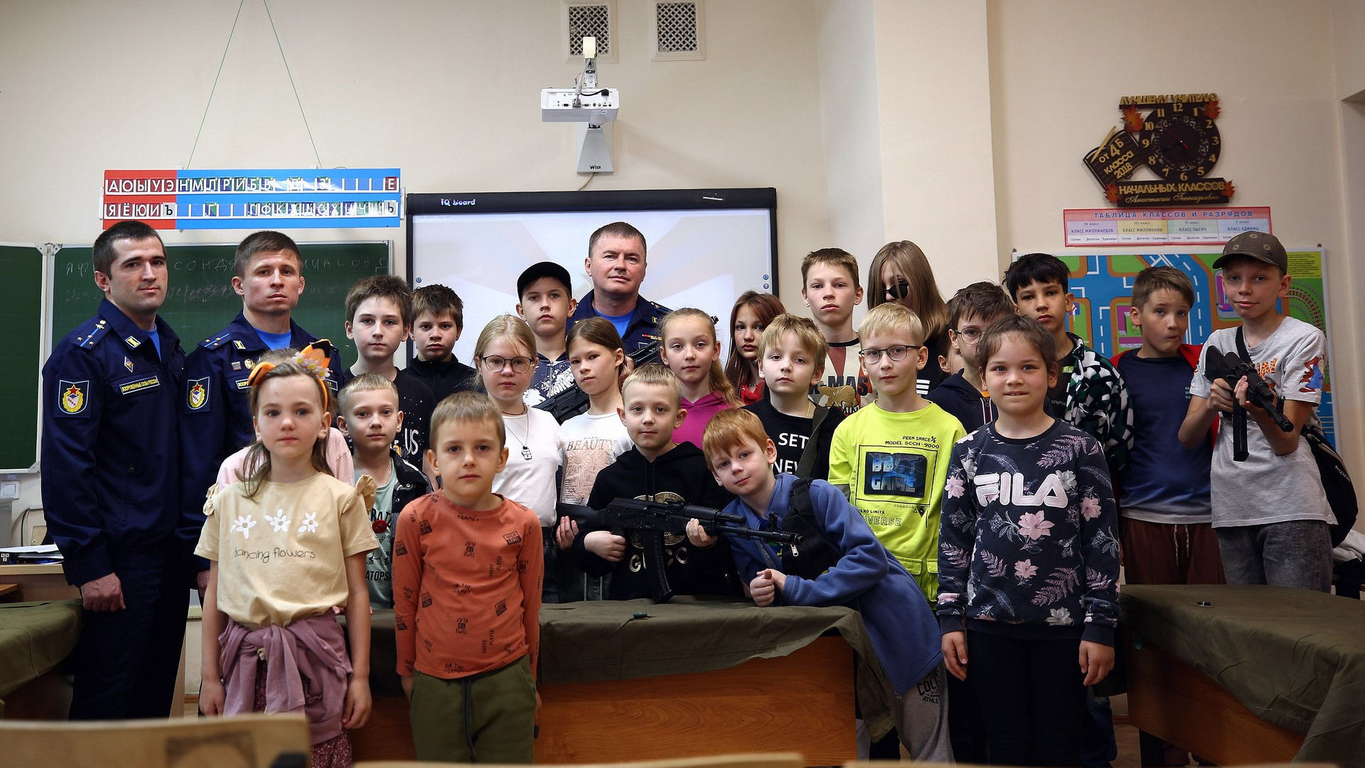 ЦСКА/Самара провел в спортивном лицее «Урок патриотизма» приуроченный ко Дню памяти и скорби