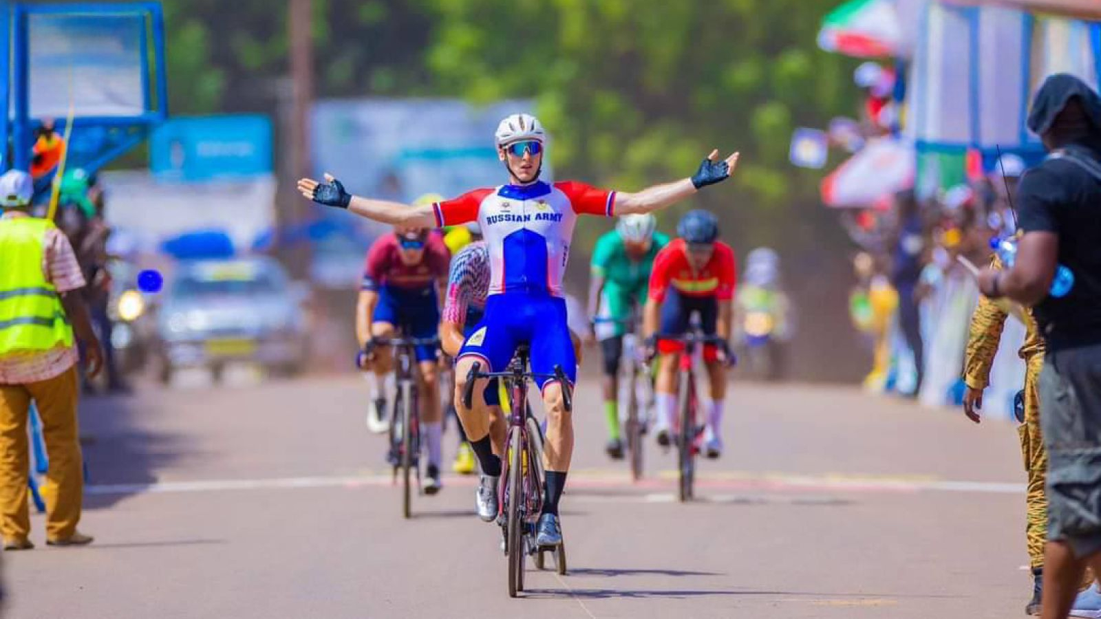 Велогонщики ЦСКА участвуют в международной гонке Тур дю Фасо