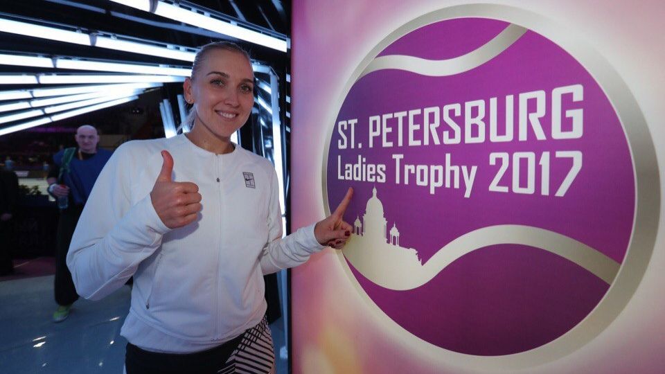 Елена Веснина (ЦСКА) проиграла в четвертьфинале теннисного турнира в Санкт-Петербурге