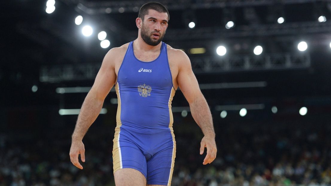 Борцы ЦСКА Билял Махов и Джамал Отарсултанов готовятся к чемпионату России по вольной борьбе