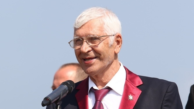 С юбилеем Вячеслав Николаевич Иванов!