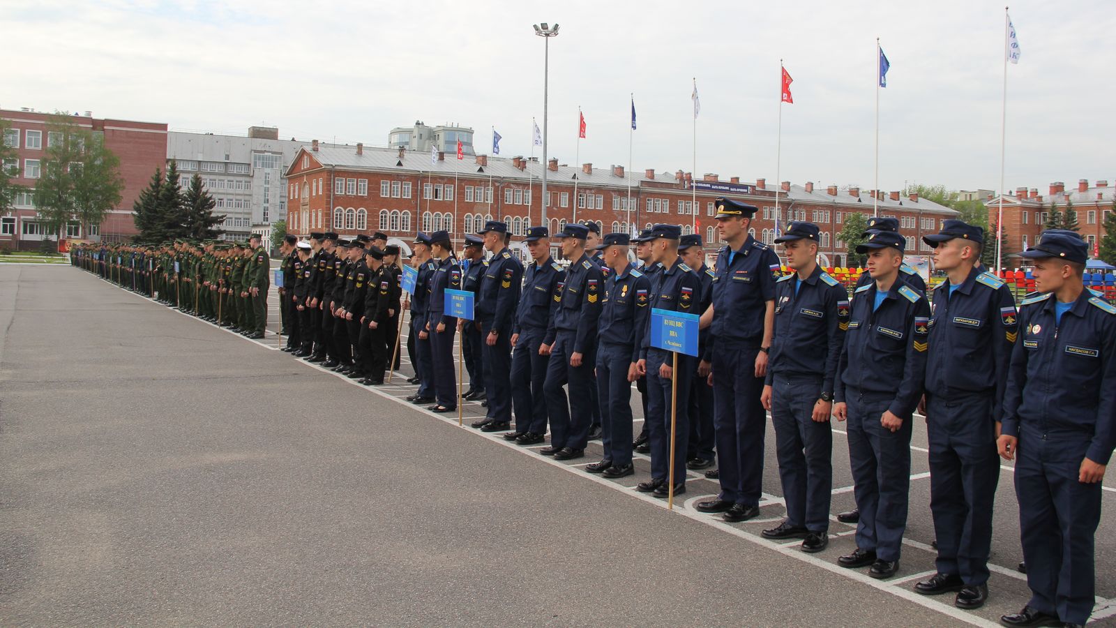 200 курсантов приняли участие в открытии Спартакиады по легкой атлетике