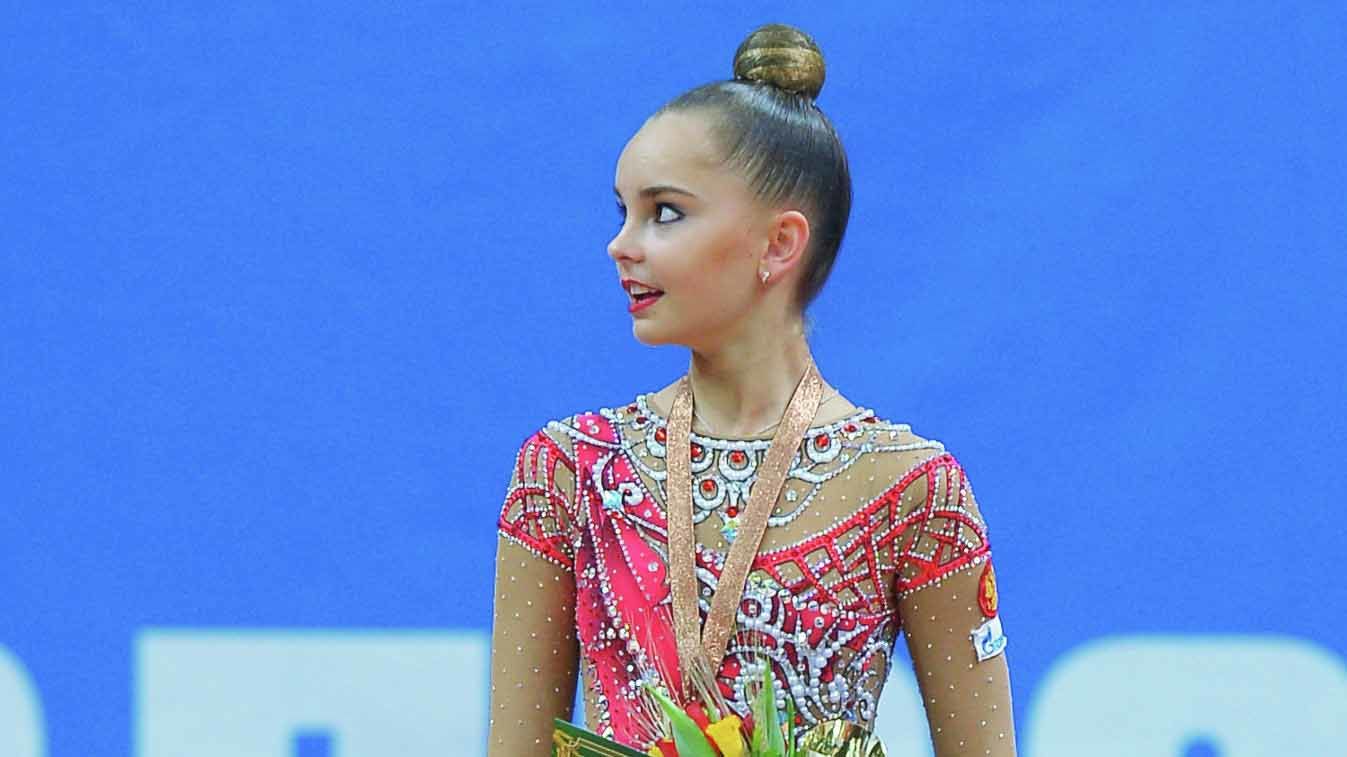Гимнастки ЦСКА Арина и Дина Аверины — призеры румынского этапа Гран-при в личном многоборье