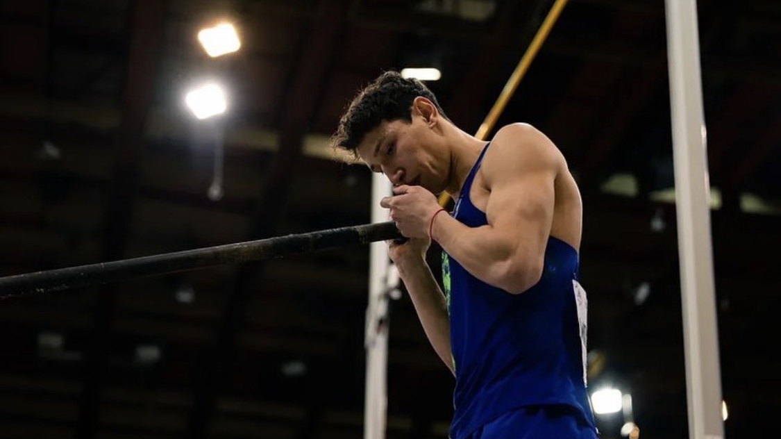 Тимур Моргунов – победитель Всероссийского фестиваля прыжков с шестом Полина Кнороз – вторая