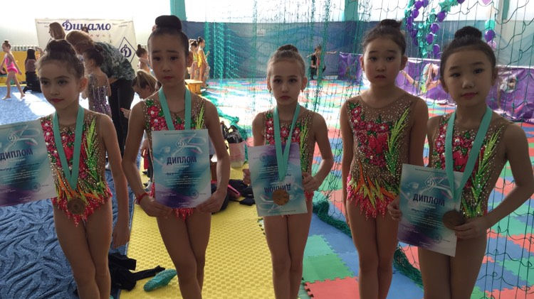 Команда гимнасток занимающаяся на базе УСК (г. Улан-Удэ) успешно выступила на открытом Первенстве ИРО «Динамо» в Иркутске