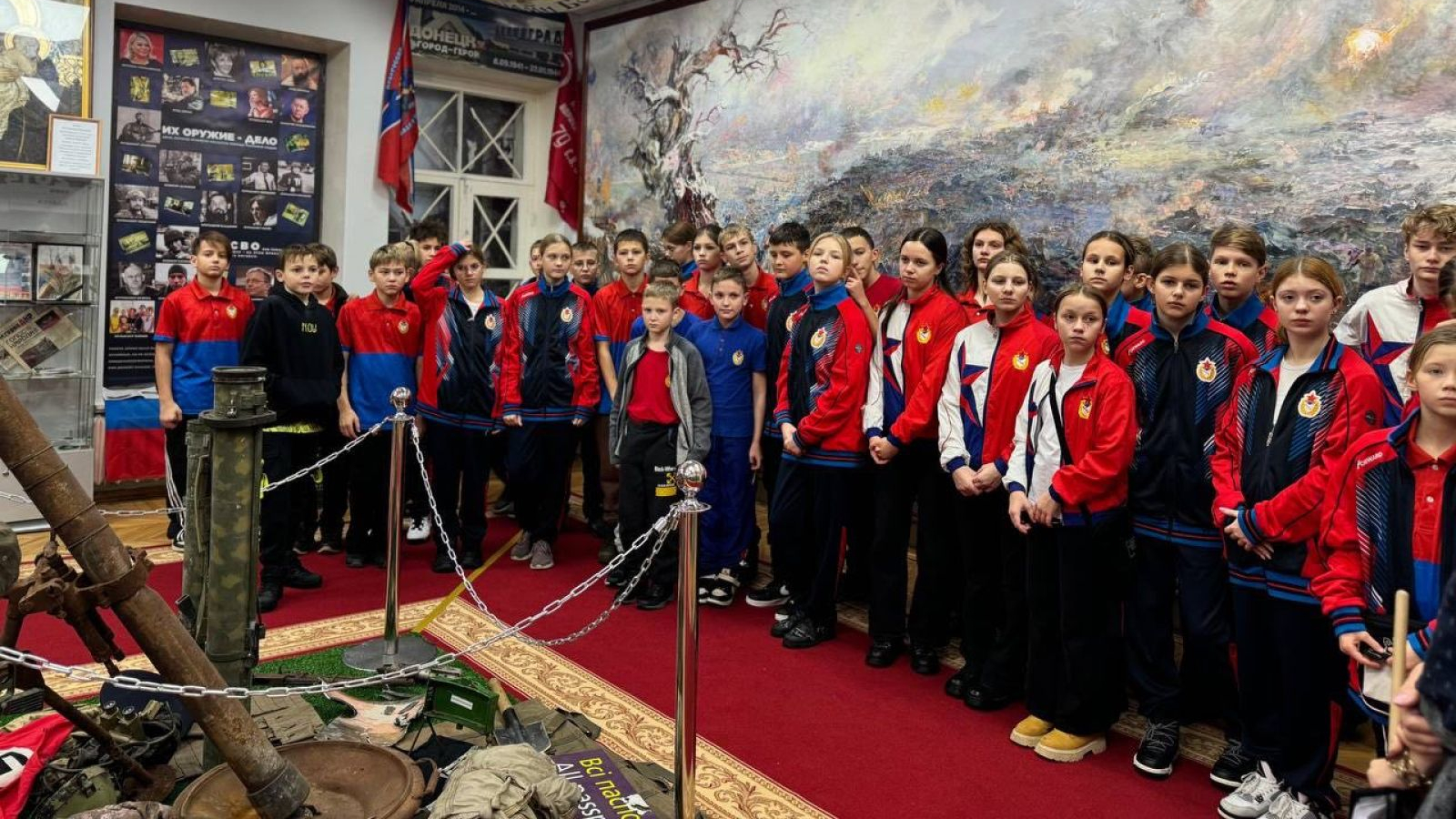 Пловцы Североморской и Калининградской спортивных школ филиала ЦСКА посетили Музей боевого братства России