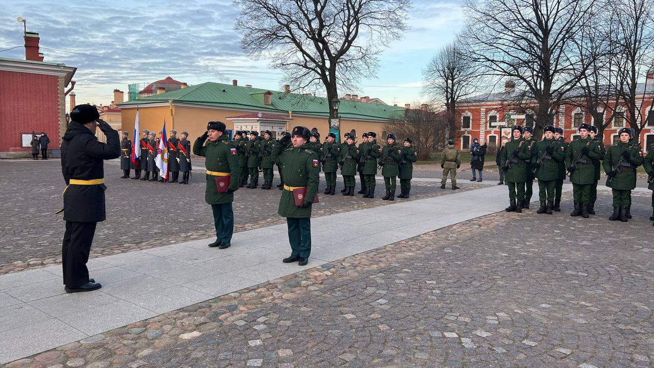43 новобранца санкт-петербургской спортивной роты ЦСКА торжественно приняли Военную присягу