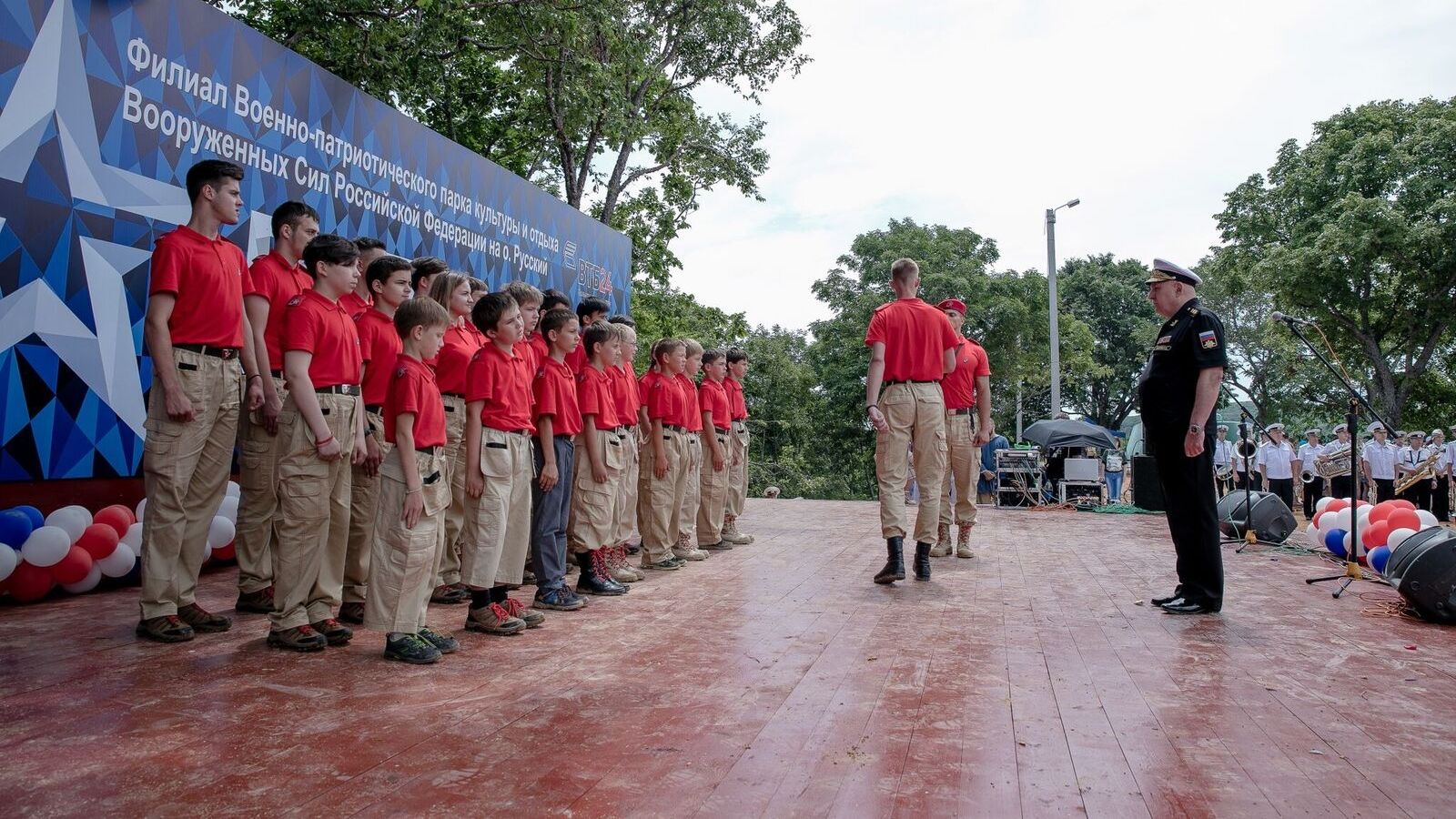 26 юных патриотов Владивостока вступили в ряды «Юнармии»