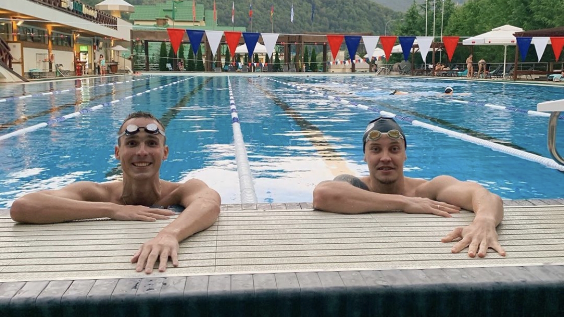 «Лучший сбор на моей памяти»: Армейские пловцы Антон Чупков и Олег Костин тренируются в Красной Поляне