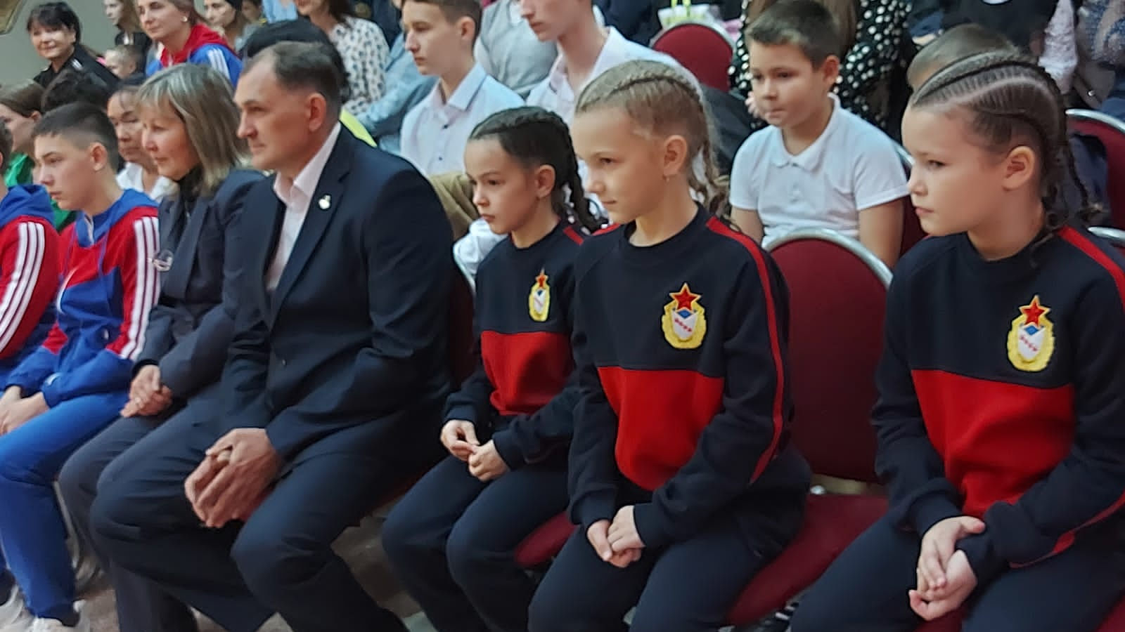 Воспитанницы спортивной школы «ЦСКА-Хакасия» самарского филиала ЦСКА получили золотые знаки отличия ГТО