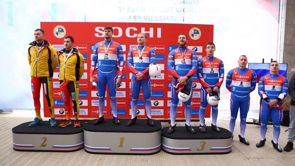 Саночники ЦСКА Александр Денисьев и Владислав Антонов - победители этапа Кубка мира в Сочи в двойке