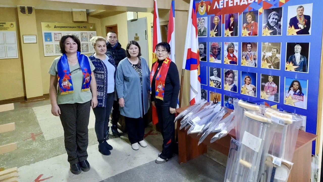 Сотрудники УСК (г. Улан-Удэ) филиала ЦСКА/Хабаровск передали для раненых военнослужащих проходящих лечение в 437 военном госпитале опорные приспособления