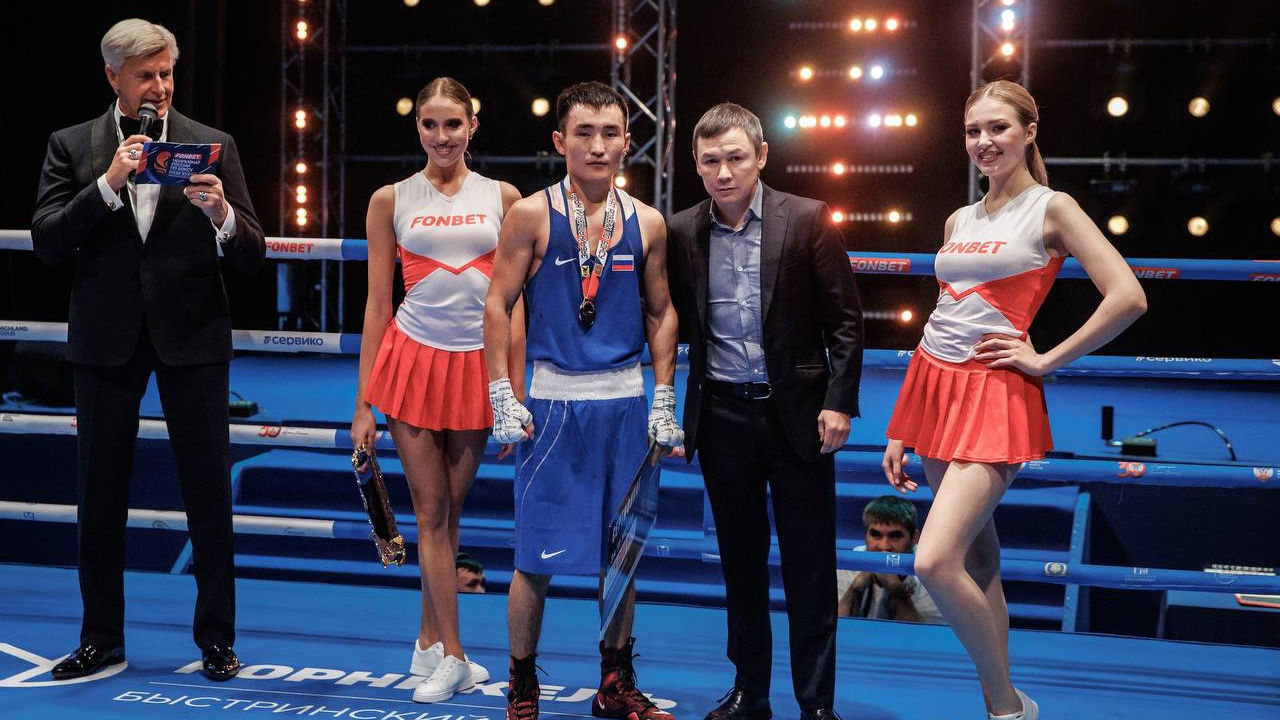 Рядовой спортивной роты ЦСКА г. Самара Баир Батлаев стал бронзовым призером чемпионата России по боксу