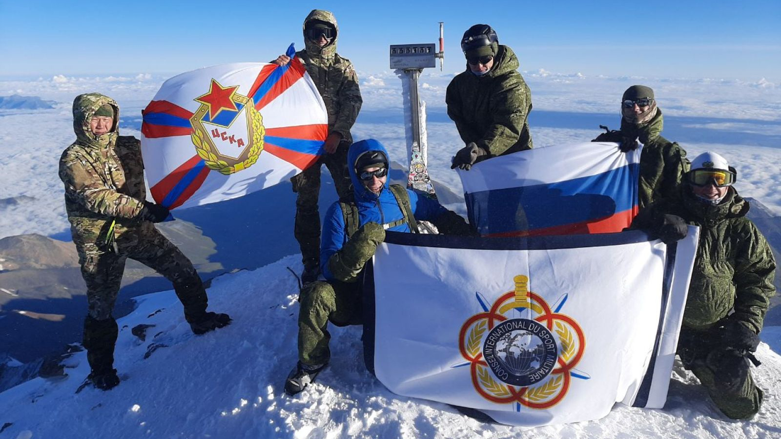 ПОКОРИЛИ ЭЛЬБРУС!