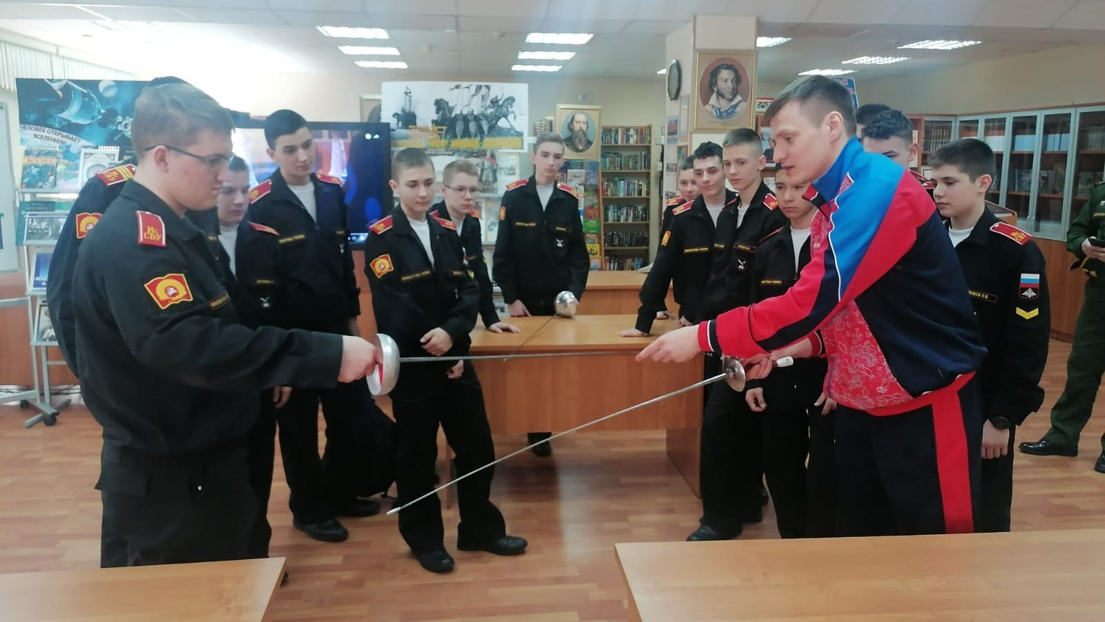 Армейский рапирист Алексей Черемисинов провел встречу для воспитанников Московского суворовского военного училища