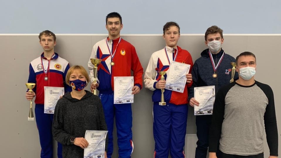 Воспитанники СШОР ЦСКА по фехтованию им. У.А. Мавлиханова Евгений Пташкин София Сизова и Светлана Кулькова – победители «Весенней капели»