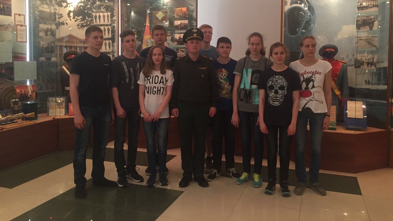 Для юнармейцев провели экскурсию в музее Преображенского полка