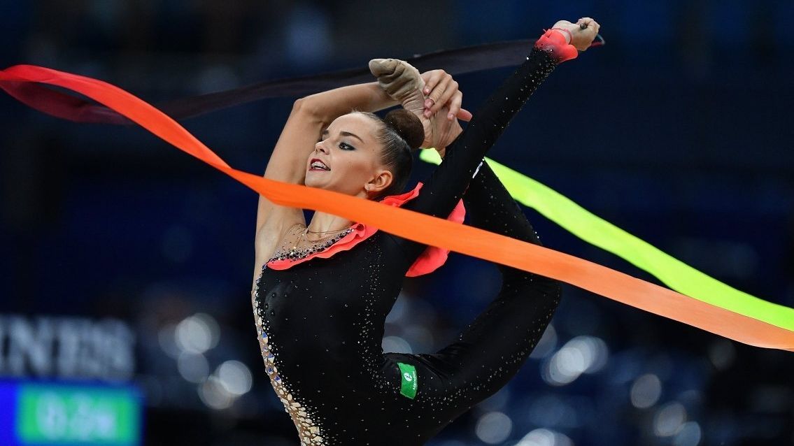 Дина Аверина — чемпионка мира в индивидуальном многоборье Арина Аверина — вторая