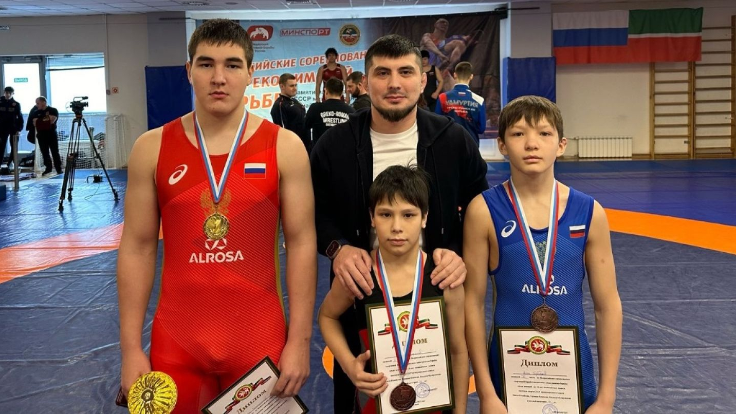 Три медали всероссийских соревнований по греко-римской борьбе завоевали обучающиеся спортивной школы «ЦСКА-Самара»