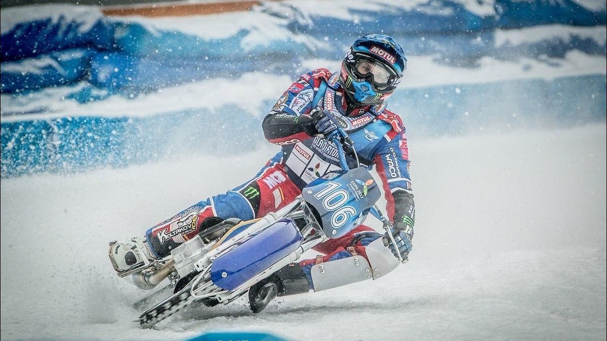 Мотогонщик ЦСКА Дмитрий Колтаков лидер общего зачета ЧМ-2017