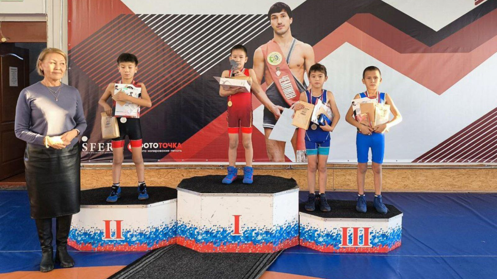 Юные борцы спортивной школы «ЦСКА-Хакасия» завоевали тринадцать медалей на турнире по вольной борьбе