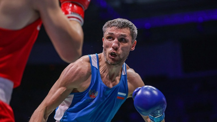 Армеец Андрей Замковой в восьмой раз завоевал «золото» а его земляк и одноклубник Иван Ступин - «серебро» чемпионата России по боксу